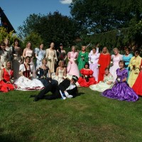 2009 - 350-jähriges Jubiläum - Königinnenkleider aus vergangenen Jahrzehnten